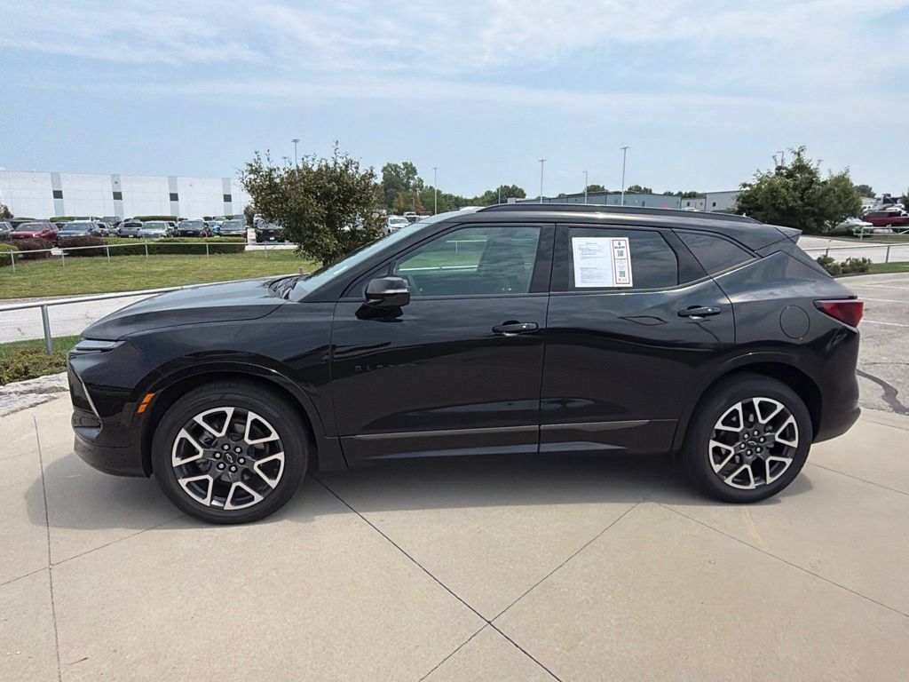 Used 2025 Chevrolet Blazer RS FWD image 5