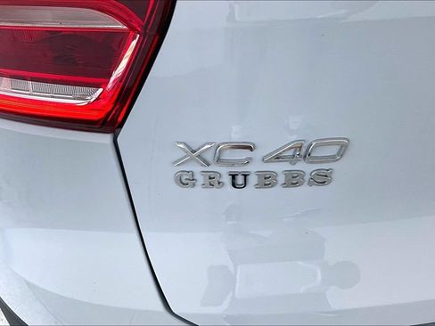 New 2026 Volvo XC40 B5 Ultra w/ Protection Package Premier AWD/4WD image 39