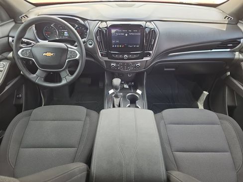 Used 2023 Chevrolet Traverse LT FWD image 9