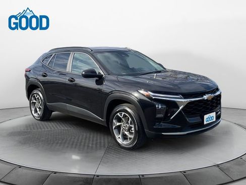 Used 2025 Chevrolet Trax LT w/ LT Convenience Package image 7
