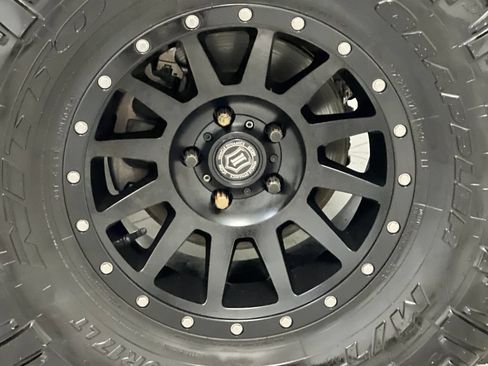 Used 2022 Jeep Wrangler Unlimited Rubicon w/ Cold Weather Group AWD/4WD image 66