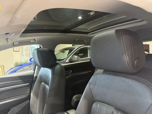 Used 2019 Audi e-tron Premium Plus image 18
