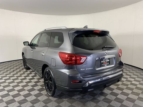 Used 2019 Nissan Pathfinder SL image 7