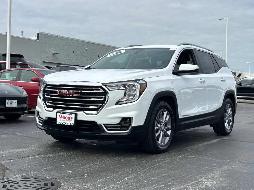 Certified 2023 GMC Terrain SLT FWD image 2
