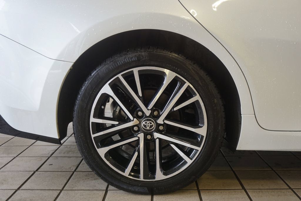 Used 2025 Toyota Camry XLE AWD/4WD image 29