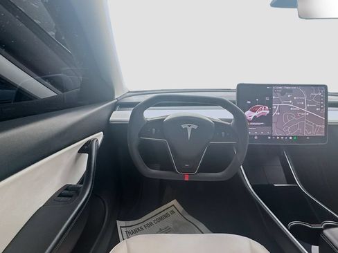 Used 2021 Tesla Model Y Long Range AWD/4WD image 21