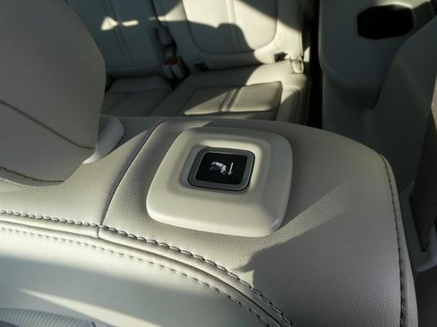 Used 2024 Jeep Wagoneer Series II w/ Premium Group I image 22