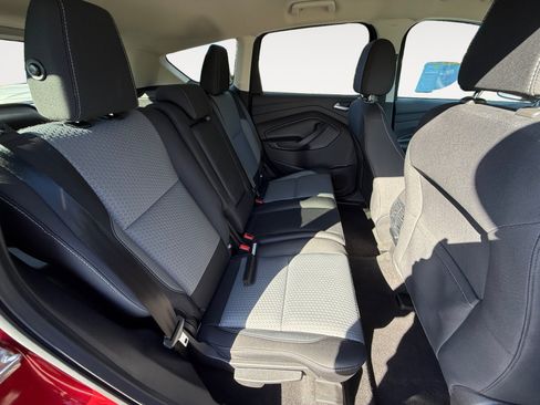 Used 2017 Ford Escape SE w/ Equipment Group 201A AWD/4WD image 18