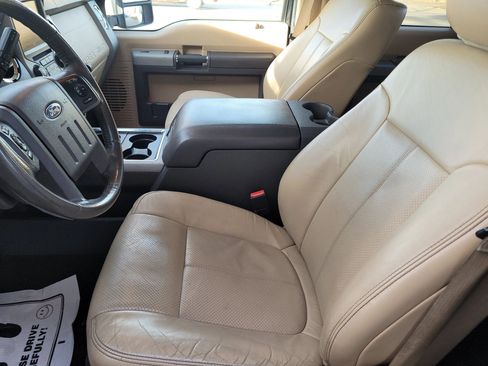 Used 2013 Ford F250 Lariat w/ Lariat Interior Pkg image 5