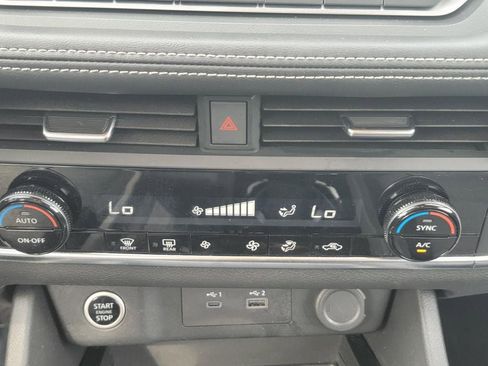 Certified 2023 Nissan Rogue SV image 22