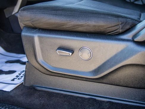 Used 2019 Ford Expedition Max XLT image 27