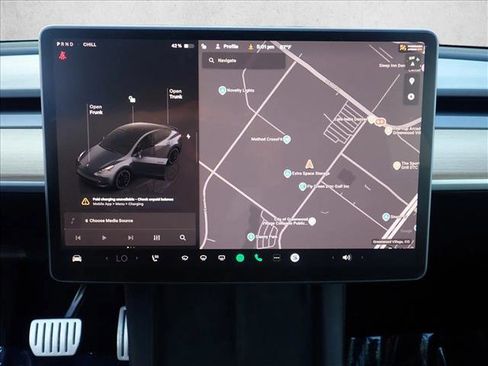 Used 2023 Tesla Model Y Performance image 19