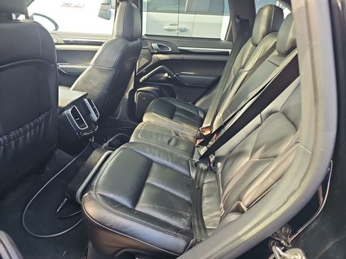 Used 2018 Mercedes-Benz E 400 E 400 w/ Premium 2 Package image 15