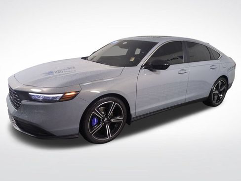 Used 2023 Honda Accord Sport image 1
