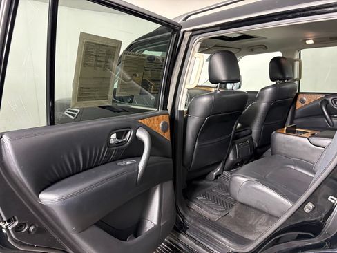 Used 2021 Nissan Armada SL w/ Captain's Chairs Package AWD/4WD image 29