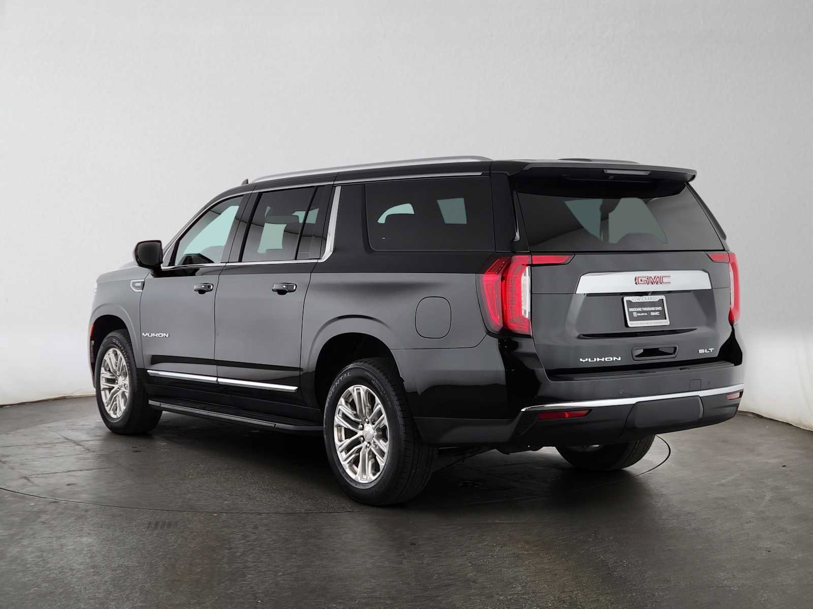 Used 2023 GMC Yukon XL SLT RWD image 5