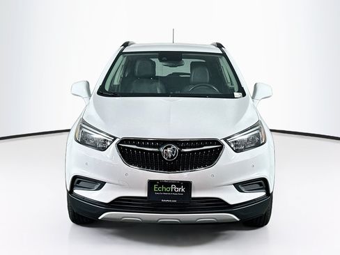 Used 2022 Buick Encore Preferred w/ Safety Package II AWD/4WD image 2