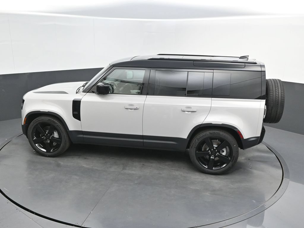 New 2026 Land Rover Defender 110 S AWD/4WD image 32