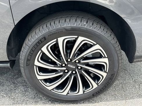 New 2025 Lincoln Navigator L Black Label AWD/4WD image 21