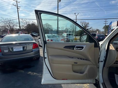 Used 2014 Nissan Pathfinder Platinum AWD/4WD image 11