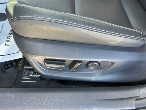 Used 2026 Toyota Camry XLE w/ Convenience Package image 3