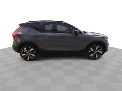 Used 2021 Volvo XC40 P8 Recharge w/ Advanced Package image 16