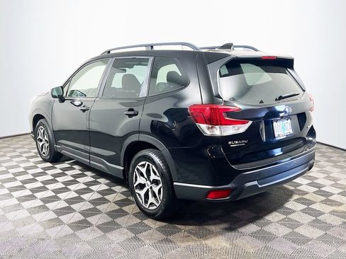 Used 2021 Subaru Forester Premium AWD/4WD image 5