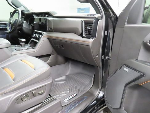 Used 2024 GMC Sierra 1500 AT4 image 35