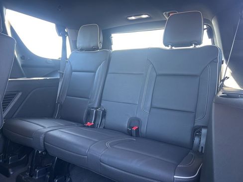 Used 2023 GMC Yukon SLT image 7