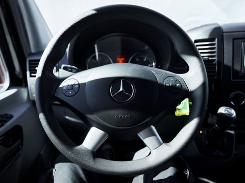 Used 2017 Mercedes-Benz Sprinter 3500 image 36