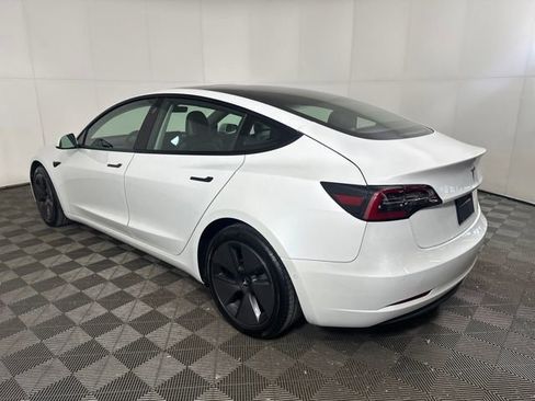 Used 2021 Tesla Model 3 Standard Range Plus image 5