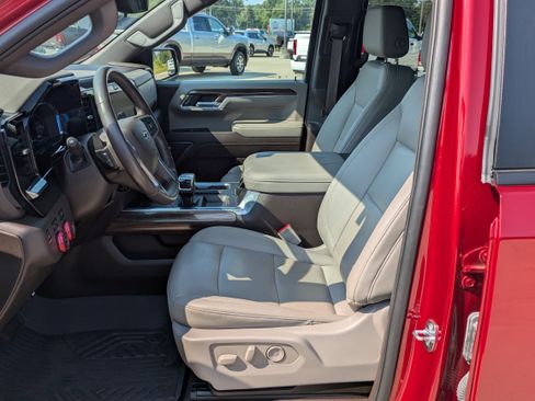Used 2023 Chevrolet Silverado 1500 RST AWD/4WD image 5