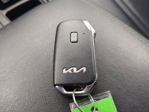 Used 2023 Kia Sorento EX image 29