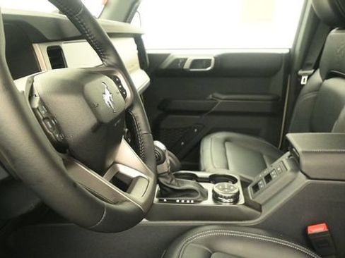 New 2026 Ford Bronco Outer Banks w/ Sasquatch Package AWD/4WD image 18