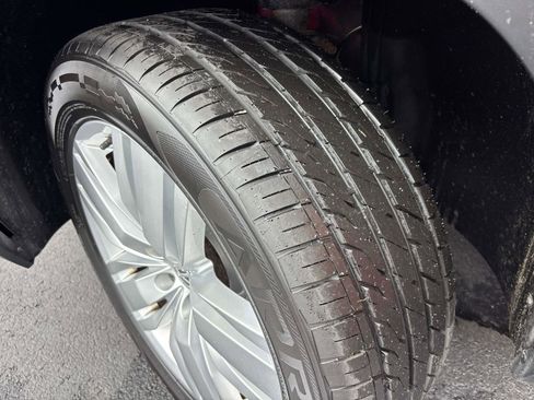 Used 2019 Volkswagen Atlas SE w/ Towing Package image 8