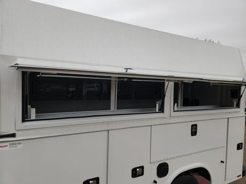 New 2024 Chevrolet Express 3500 w/ Power Convenience Package image 33