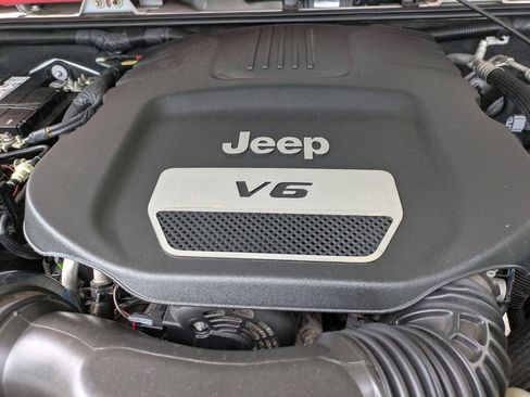 Used 2017 Jeep Wrangler Unlimited Sport w/ Quick Order Package 24S AWD/4WD image 24