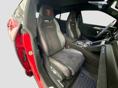 Used 2023 Lamborghini Urus Performante AWD/4WD image 31