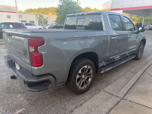 Used 2024 Chevrolet Silverado 1500 High Country w/ Technology Package AWD/4WD image 3
