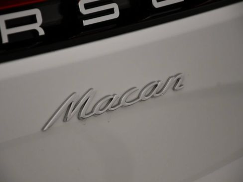Certified 2026 Porsche Macan AWD/4WD image 11