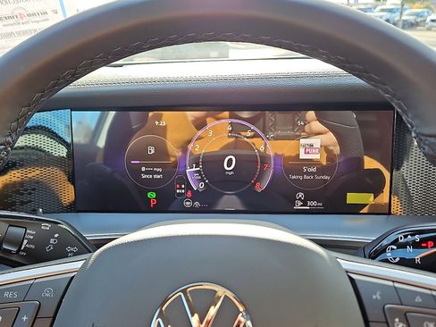 New 2026 Volkswagen Tiguan SE R-Line image 19