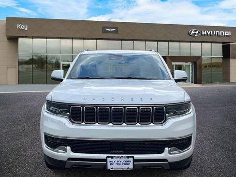 Used 2022 Jeep Wagoneer Series III image 2