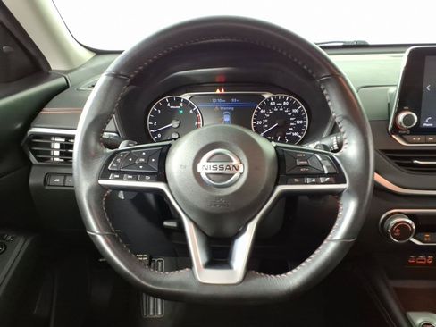 Used 2021 Nissan Altima 2.5 SR FWD image 16