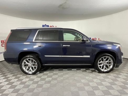 Used 2019 Cadillac Escalade Platinum AWD/4WD image 2