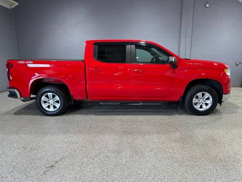 Certified 2022 Chevrolet Silverado 1500 LT AWD/4WD image 2