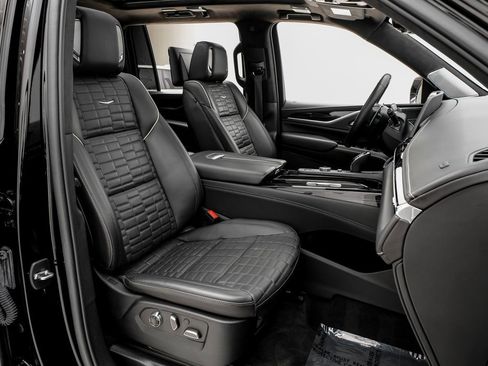 Used 2023 Cadillac Escalade ESV V image 27