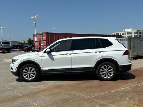 Used 2018 Volkswagen Tiguan S FWD image 3