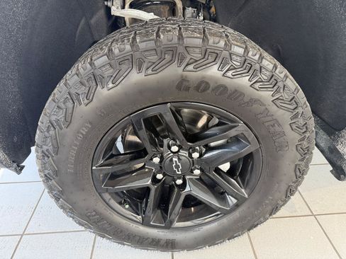 Certified 2024 Chevrolet Silverado 1500 LT Trail Boss AWD/4WD image 16