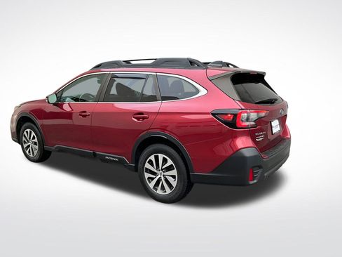 Certified 2022 Subaru Outback Premium image 3