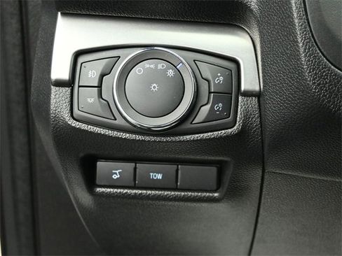 Certified 2018 Ford Explorer XLT w/ Equipment Group 202A image 11